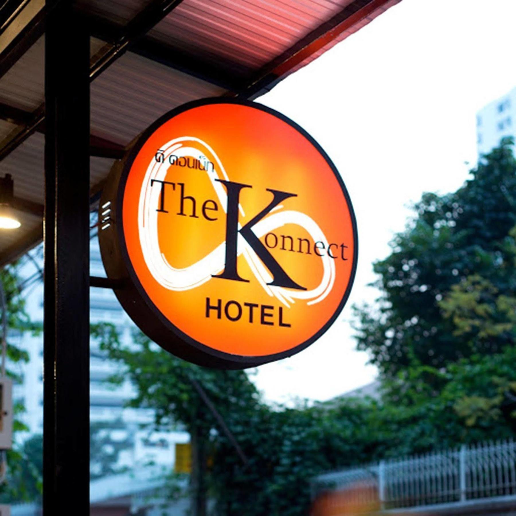 The Konnect Hotel Бангкок Экстерьер фото
